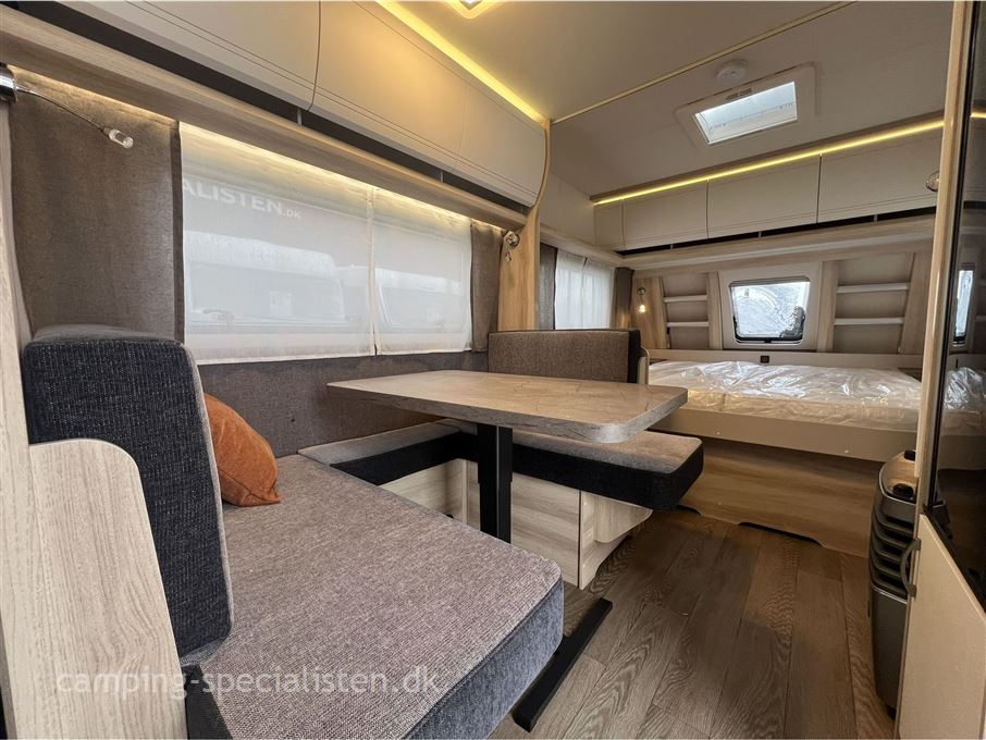 Hobby De Luxe 460 SFf